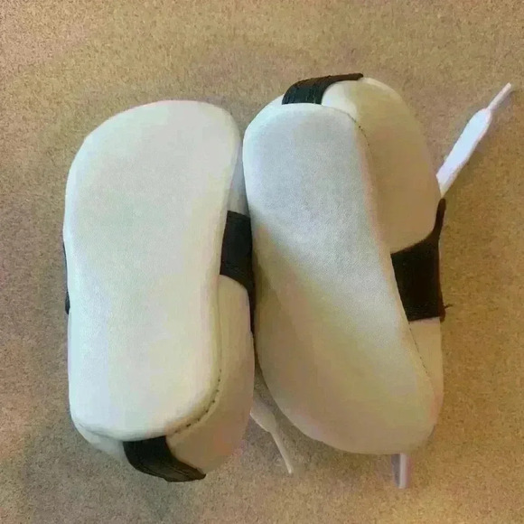 NWT BABY DEER SIZE 2 SHOES - Picture 3 of 5